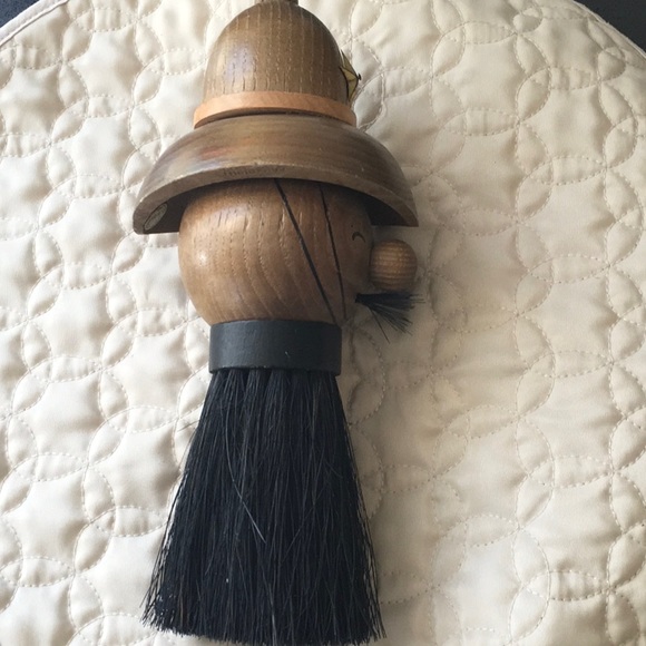 Vintage wooden handled Valet clothes brush - Picture 3 of 8